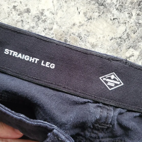 St. John's Bay Black Straight Leg Pants. Size 12. #GR - Picture 4 of 6